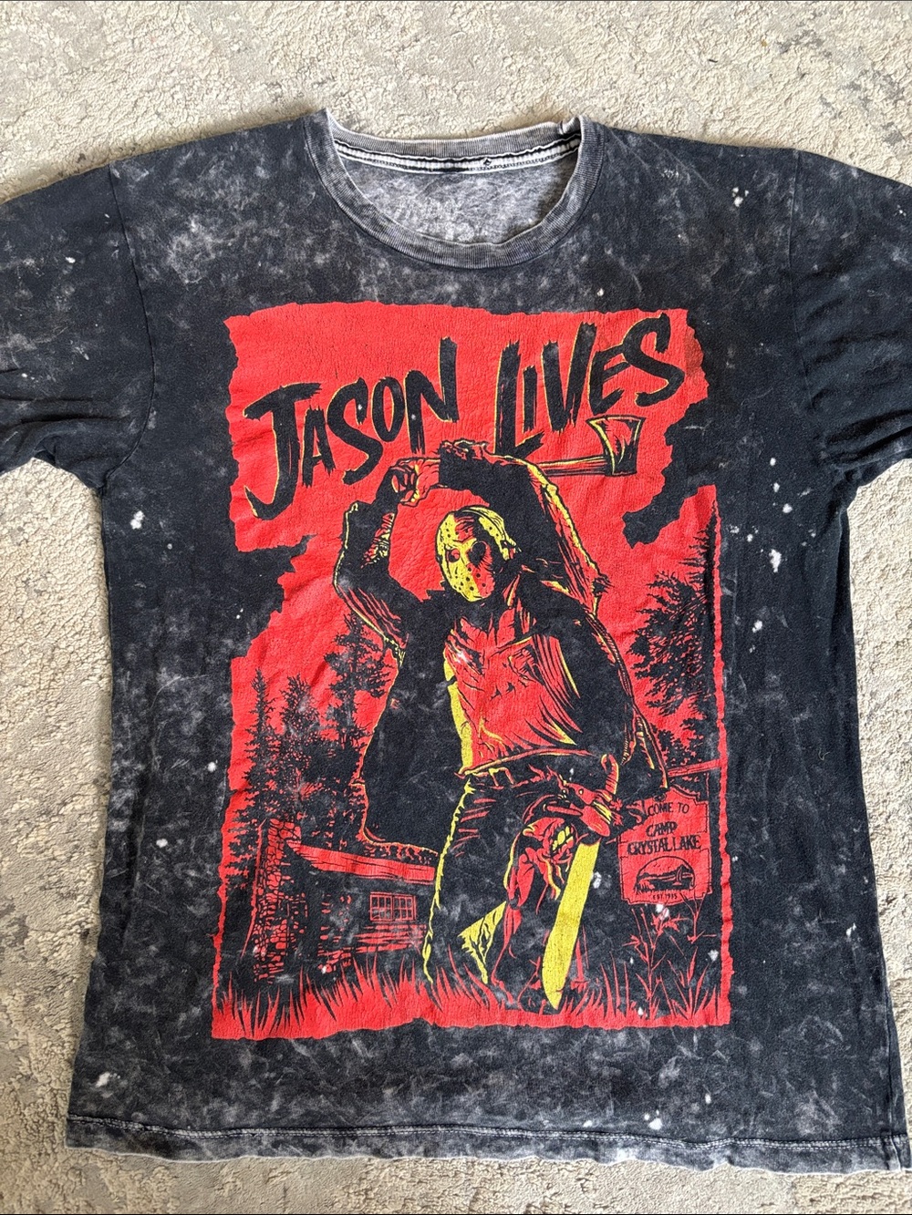 Retro 'Jason Lives' Horror Graphic Tee - Black & Red no tag S